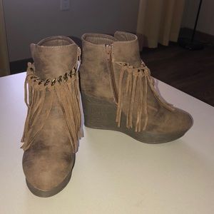 Brown tassel leather booties
